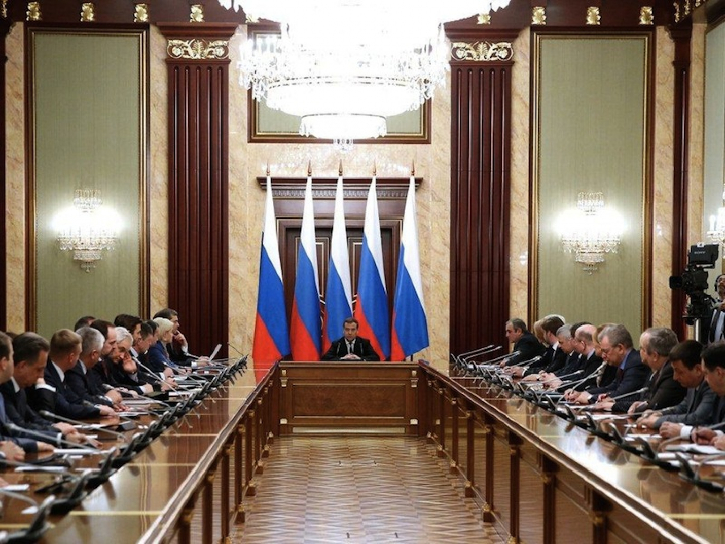 В аппарате правительства России появятся семь новых департаментов